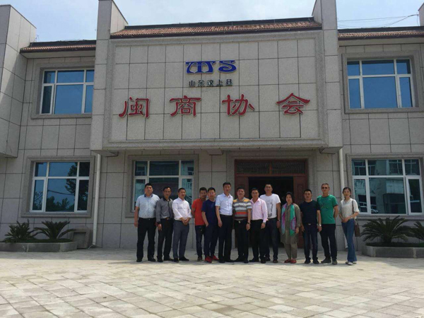 联络感情   共谋发展 —商会领导走访会员企业