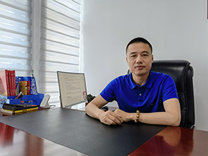 副会长：黄辉煌